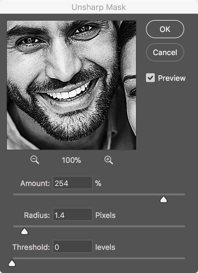 Unsharp mask dialogue window in Photoshop